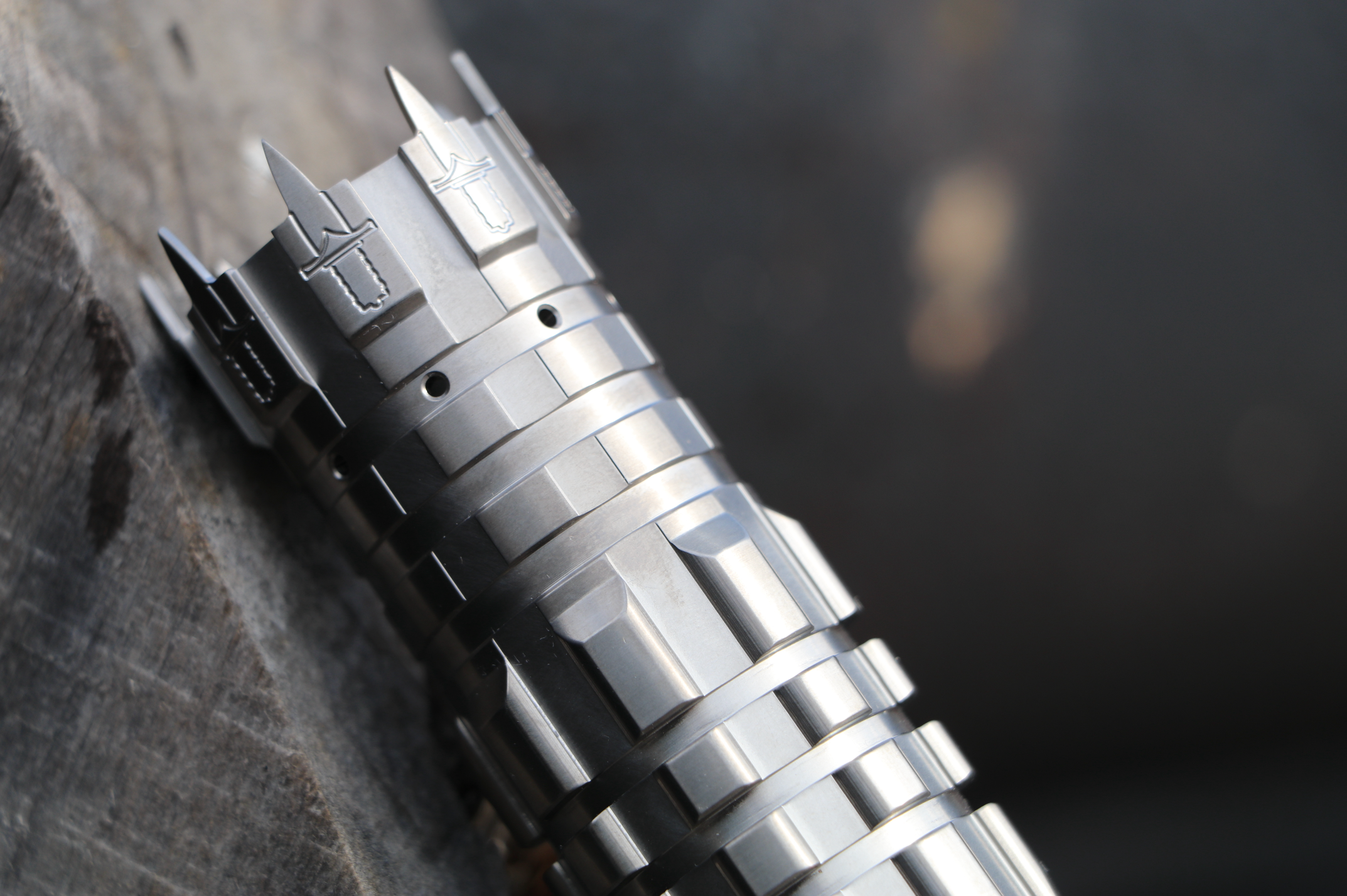 Predator Collection – Platinum Hiram