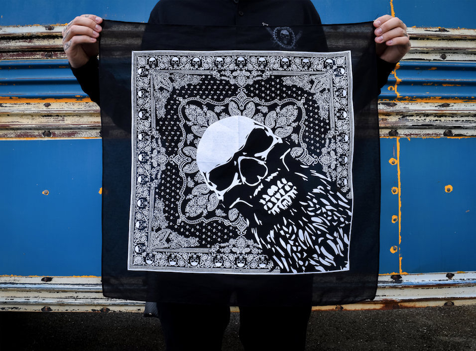 BANDANA<br><i>bearded skull design</I>