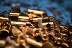 Battle Deck Spare Parts<br><I>posts, pins & insulators</i>