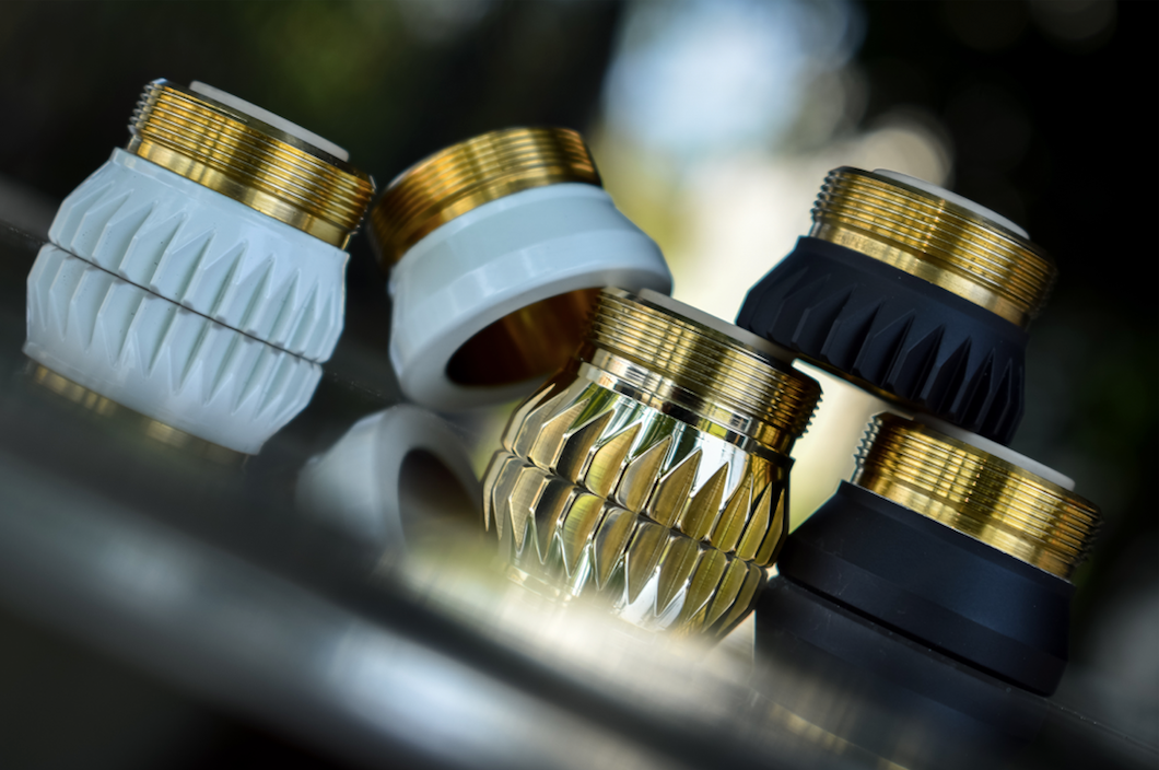 LOW RIDER HOUSING <br><I>Low profile design</I>